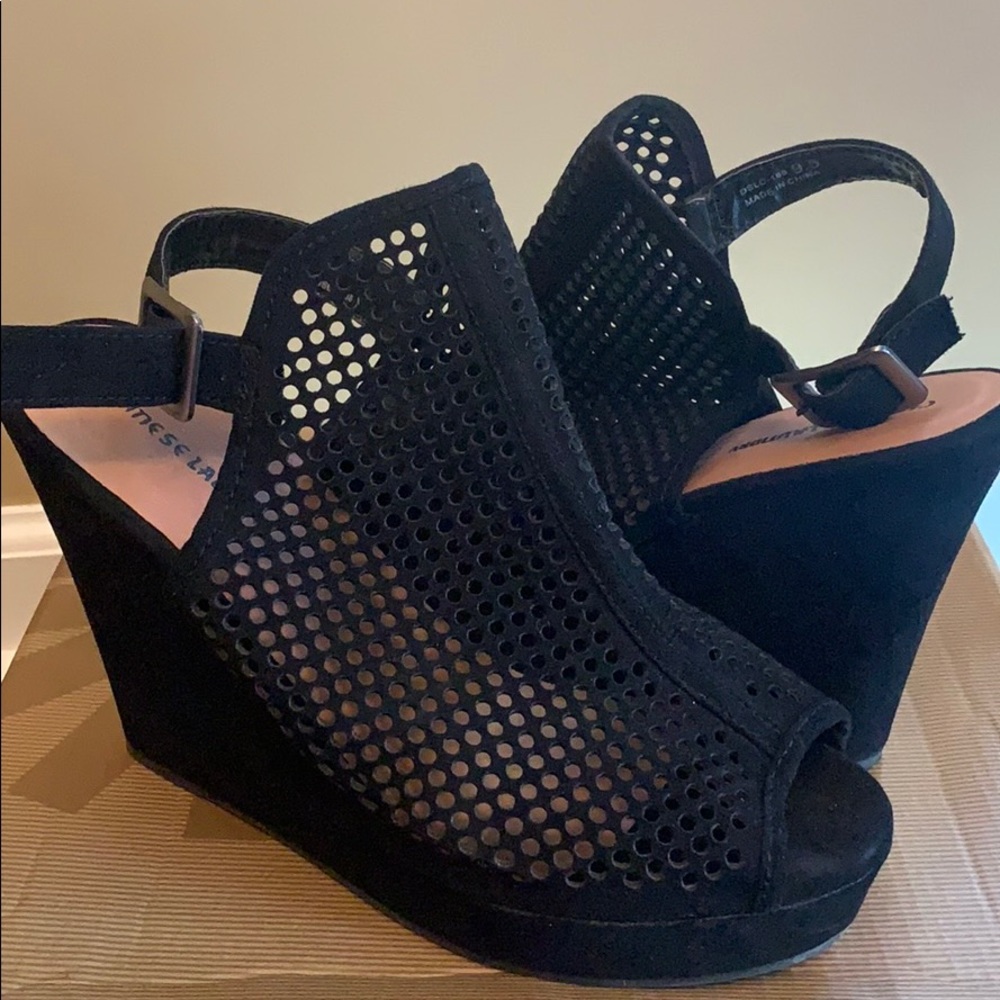 Black Wedges